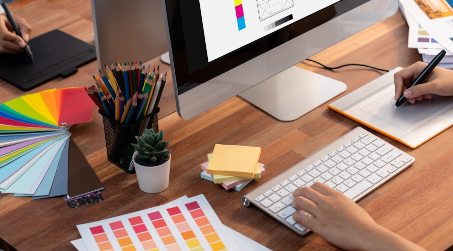 What can you do with a master's in Graphic Design?